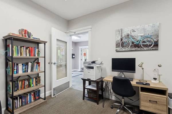 $2,310 / 1br - 1103ft2 - Central Air Conditioning, Patio/Balcony, Controlled Access/Gated (95 Filley St, Bloomfield, CT)63989073645059123