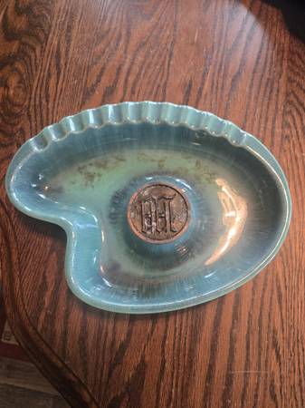 Vintage Roseville The Hyde Park #1970 Cermanic Green Ash Tray 1