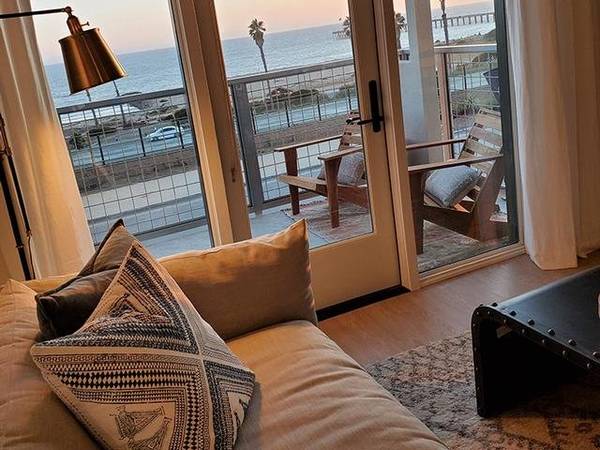 $4,496 / 2br - 1206ft2 - Satellite Ventura Botanical Garden, Electric Vehicle Charging Stations (Behind Parking Gate)63668271110785121