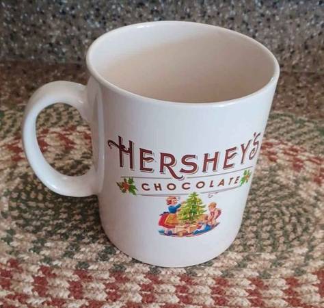 HERSHEY'S CHOCOLATE OVERSIZED CHRISTMAS MUG 1