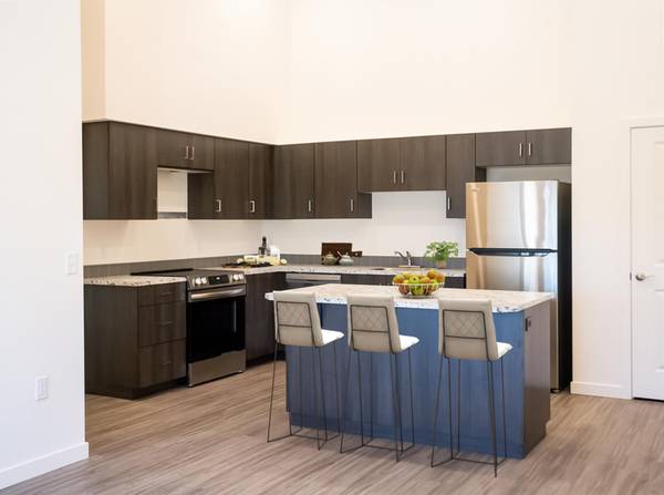 $1,675 / 1br - ASK for 6 WEEKS FREE - 1 Bed w Ample Parking - Washer/Dryer (Tigard)63914739695618121