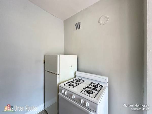 $1,395 / 400ft2 - Dynamite Studio, 1 Bath in Lincoln Square, Available: 11/1/2025 (Lincoln Square)63898986139906124