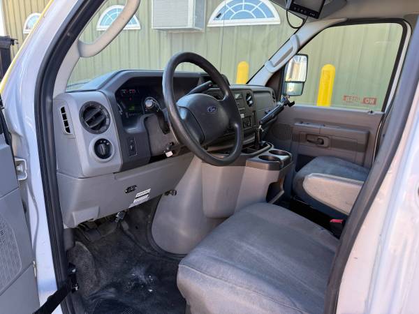 2019 Ford E-450 E450 - Photo 10