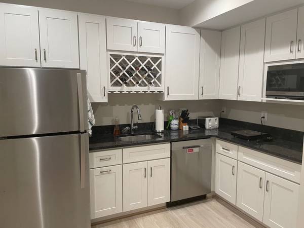 $900 2br - Habitación luminosa en edificio recién renovado (Brooklyn)63862608363395121