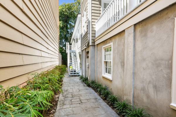 $3,000 / 2br - 1950ft2 - Amazing 2 bedroom/2 bathroom Downtown Apartment - Available NOW!!! (Charleston)64016106969987121