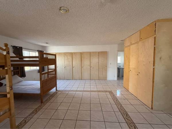 Echo park room share (same day move in available) 1