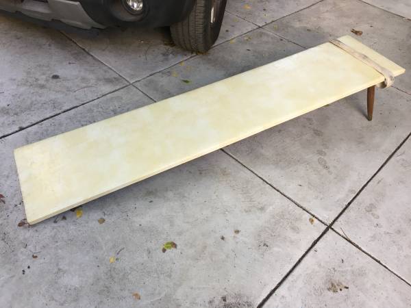 MCM fitness sit-up bench 1