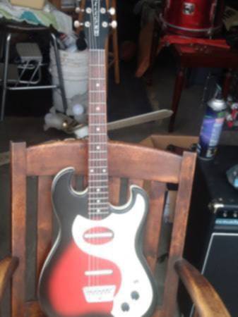 Danelectro Vintage Reissue With Antiqued Pickguard 1
