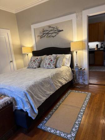 $990 / 1br - Acogedor y luminoso apartamento de 1 dormitorio, 1 baño en Mission St cerca de Hwy 1 (Santa Cruz)64055520407937121