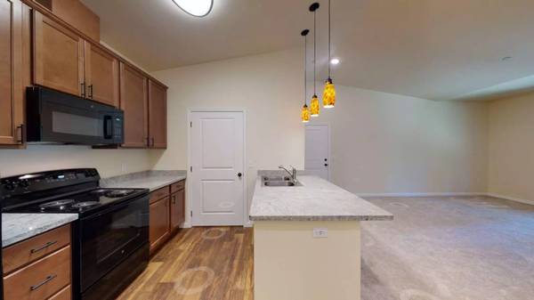 $1,615 / 1br - 693ft2 - 1 bd/1 ba! Enjoy the finest in resort style living in Leavenworth! (Leavenworth)63785477039489123