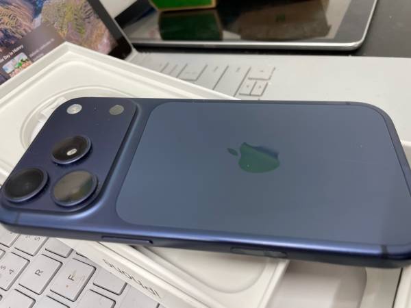 Iphone 17 pro 256gb works for Cricket or at&t 1