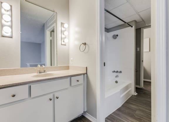 $1,000 / 1br - 804ft2 - 1/bd 1/ba, Picnic Area, Dishwasher (613 Clearwood Drive, Richardson, TX)63796327325057122
