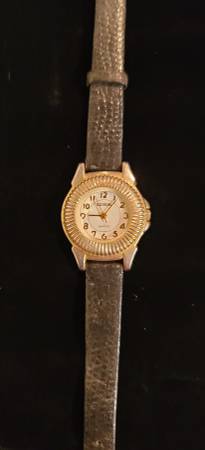 Ladies Gold Tone Bezel With Gold Tone Dial Edison Quartz Watch 1