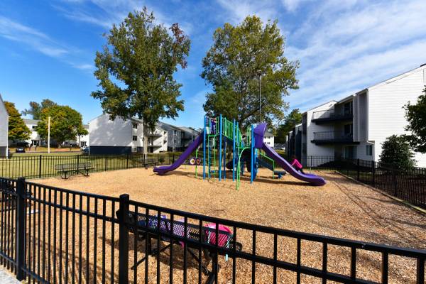 $1,799 / 3br - 😲These Deals Will Blow Your Mind😲 (Knoxville)63815694854659121