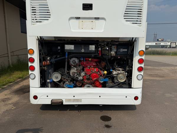 Temsa TS45, autobús turismo blanco de 2016 - $179,000 (South St. Paul)63481387385729124