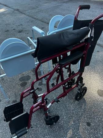 Wheelchair - Drive Medical Lightweight 19” Seat Width Transport Wheelchair w/  1