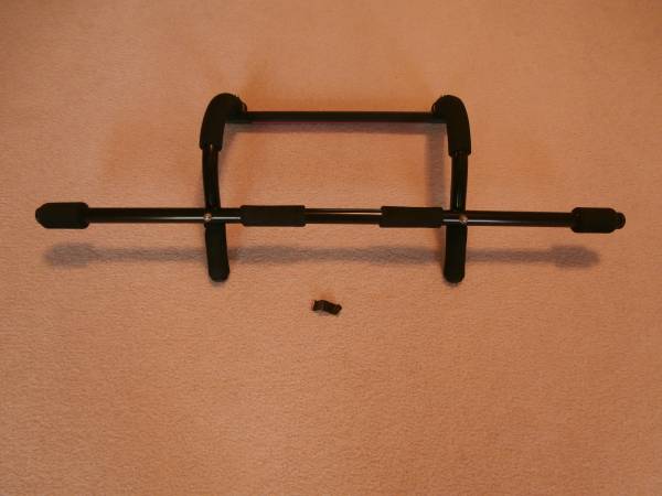 PULL UP BAR FOR DOORFRAME 1