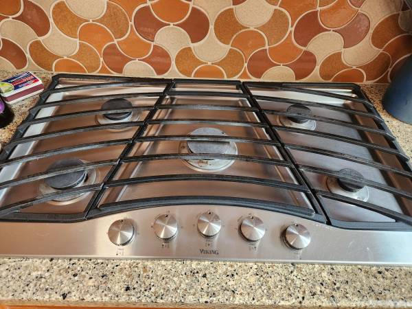 Used Viking 36" gas cooktop 1