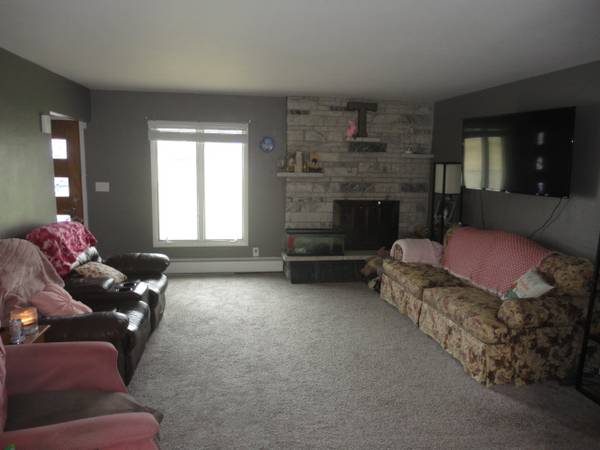 $2,295 / 4br - 2724ft2 - **CONVENIENT 4BD/2BA/2-CAR/RAMBLER IN ELK RIVER** (Elk River)63868703112065121