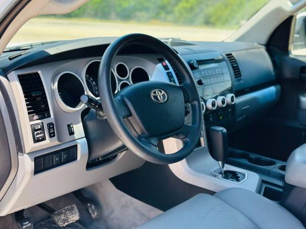 2008 Toyota Sequoia SR5 4x4 - $16,995 (Kyle)63621901808515124