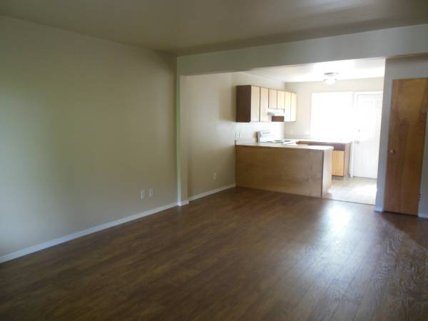 $1,060 / 2br - 781ft2 - 2 bedroom apartment close to campus available this December. (Moscow)63980822656259121