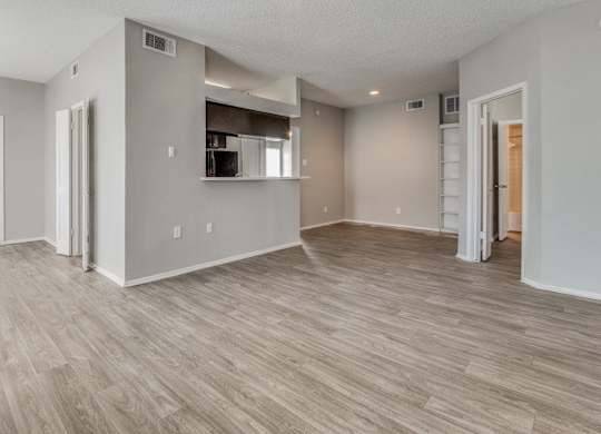 $1,370 / 2br - 900ft2 - Refrigerator, in Irving TX, 2/bd 2/ba (1400 Esters Rd, Irving, TX)63796578840323124