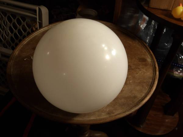 Globe for ceiling light, like new 1