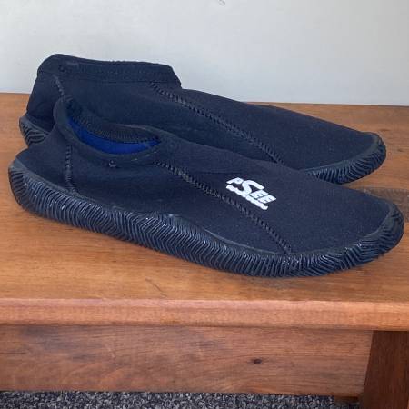 Women's Size 7 Scuba Dive / Water Shoes by Deep See ♦ Black Neoprene - $5 (Peoria)62925989319681121