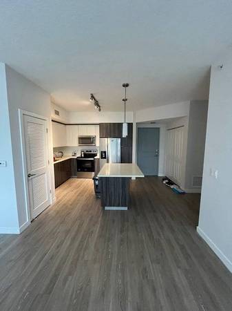 $750 / 1br - Elegant Room for Rent - Mins to Apple, Google, LinkedIn! (Sunnyvale)63667995146243124