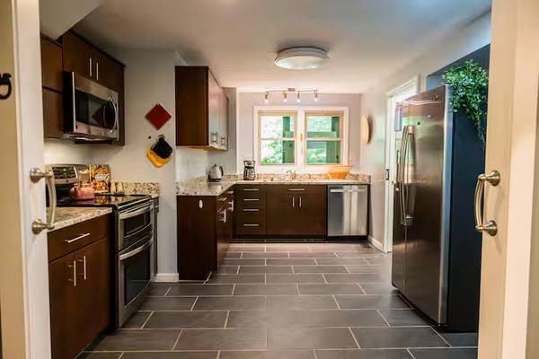 $3,000 / 3br - 1447ft2 - Furnished Brevard House for Rent! (Brevard)64029211132929120