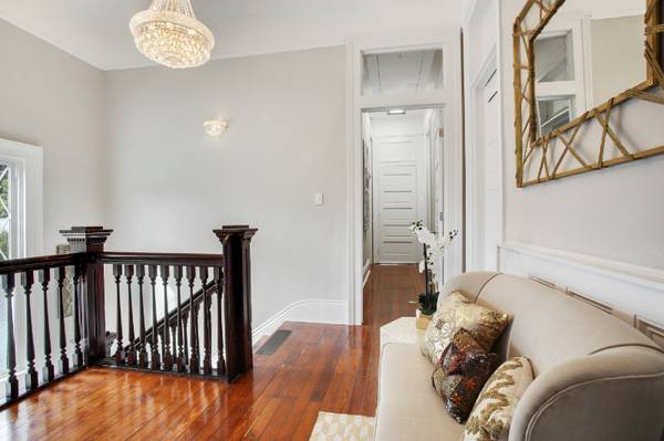 $1850.00 / 3br - 1100ft2 - Elegant Lepage Apartment (Move In special 1/2 deposit) Fairgrounds/Bay63903653627139122