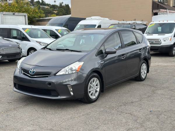 2012 TOYOTA PRIUS V, CLEAN TITLE, EXCELLENT CONDITION - $9,990 (hayward / castro valley)63470585141507122