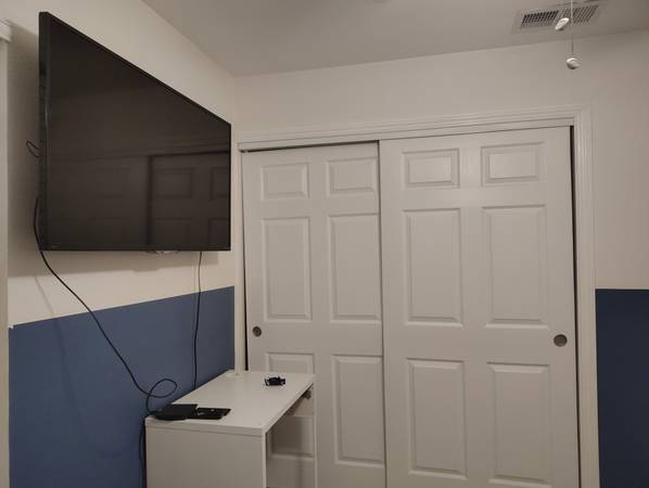 $1,300 / 3br - Gorgeous  room for rent near downtown  livermore with queen size bed. (dublin / pleasanton / livermore)63667924918785120