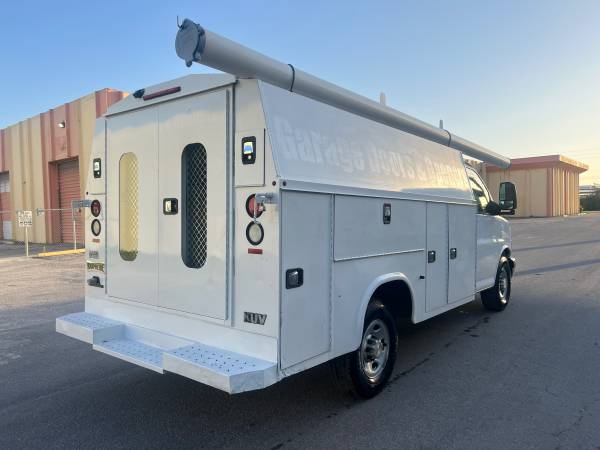 2017 Chevrolet Express 3500 KUV Service Body - $19,800 (Miami)63470425710209123