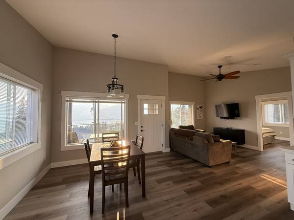 $1,850 / 1br - 800ft2 - Manson Cozy One Bedroom - Year Lease Available (Manson)63808995206915124