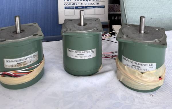 3 HD stepper motors 1