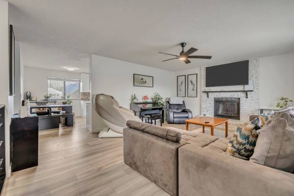 $620,000 / 5br - 2843ft2 - Taylorsville, Rambler, 5 Bed, 2 Car, .24 Acre, RV Parking, Work Shed (Taylorville)63674345844481122
