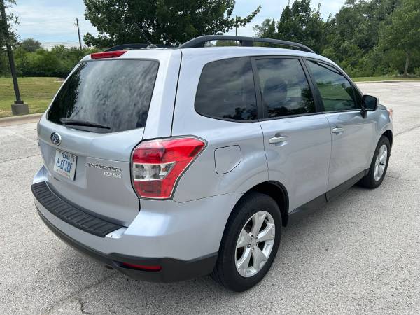 Subaru Forester 2.5i Premium 2015 - 1 dueño, equipada, neumáticos excelentes - $10.500 (Austin)63439374458369124