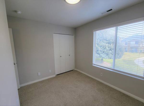 $1,714 / 2br - 917ft2 - Patio de juegos, cancha de baloncesto al aire libre de tamaño completo, alfombra mullida63670989802113121