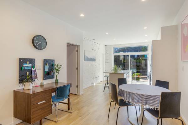 $3,200 / 2br - 1100ft2 - UK Village Modern 2 Bed 2 Bath w/ Coutyard Fully Furnished (West Town)63898601654787123