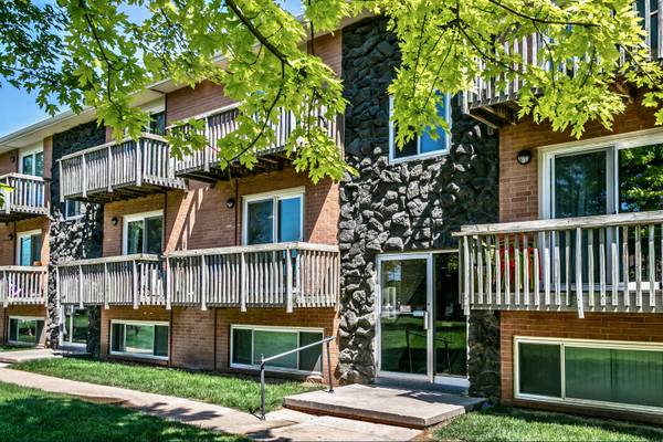 $985 / 2br - 850ft2 - ¡Valor excepcional! Ubicación inmejorable - Oak Creek (Apartamentos Oak Creek)63681605974145120