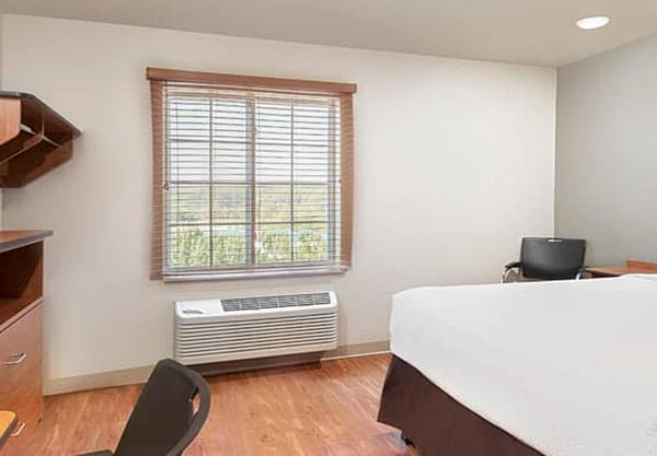 $1,200 / 1br - NEW LOWER 4-WEEK INCLUSIVE RATE - Home Office in Suite (Chattanooga)63617452899329124