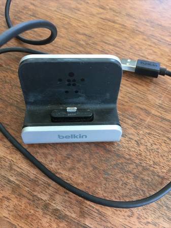 Belkin Charge Sync Dock for iPhones 1