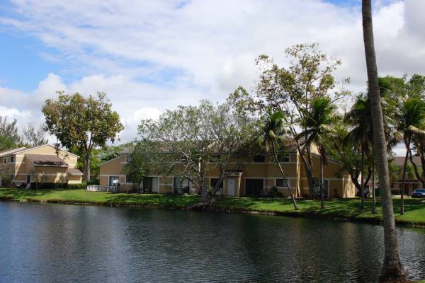$2,025 / 2br - $2025 ACCESSIBLE 2B/2B IN THE PALMS (PEMBROKE PINES)64002013060098124