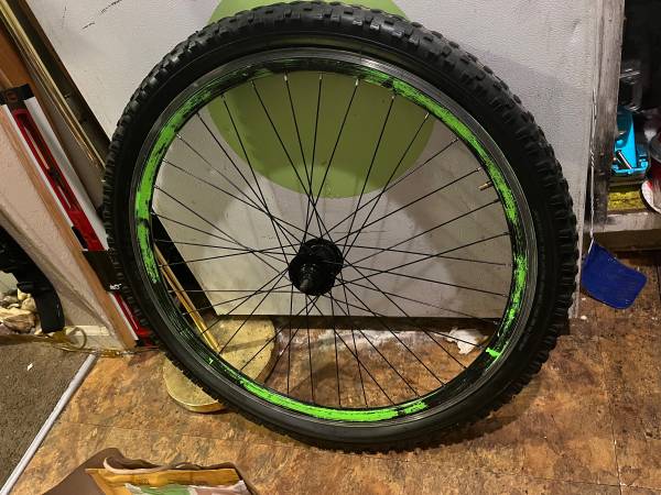 27.5 Bolt On front Disc wheel 1