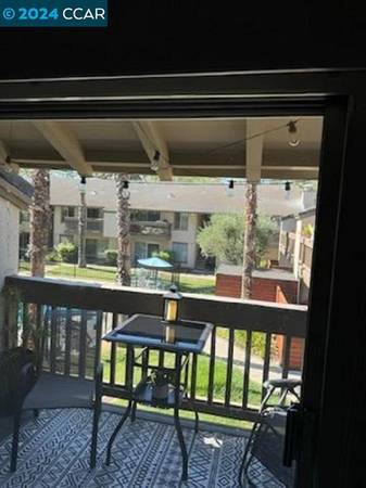 $2,075 / 1br - 638ft2 - Beautiful 1 bedroom condo in excellent Walnut Creek location (walnut creek)63695859134211120