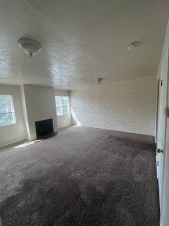$1,195 / 2br - 900ft2 - Sugarhouse Large 2 bedroom (salt lake city)63674209130241121