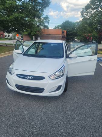 Coche confiable 2018 Hyundai Accent en venta por poco dinero comparado con el valor de mercado. - $4,850 (Riverdale)63621061418881121