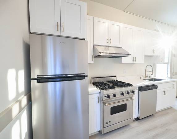 Modern Russian Hill Luxury | Viking Suite | Steps to Ghirardelli & Shu 1