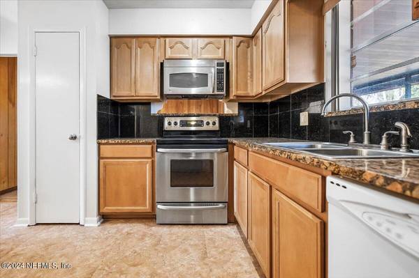 $1950.00 / 3br - 1536ft2 - Comfortable 3BR/2BA Home with Garage – Jacksonville, FL64005270860803122
